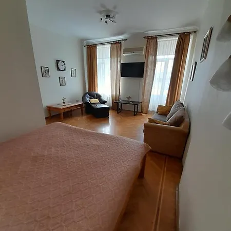 On Hretska 26/28 Апартаменты