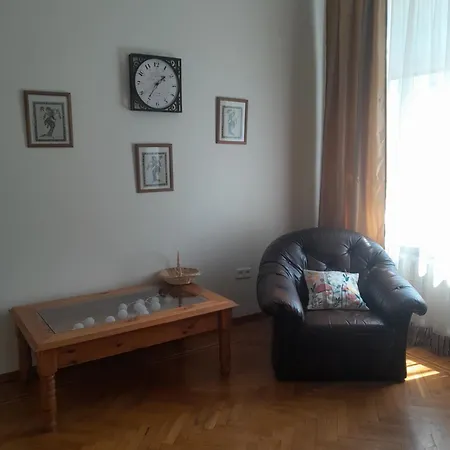 Appartamento On Hretska 26/28 *