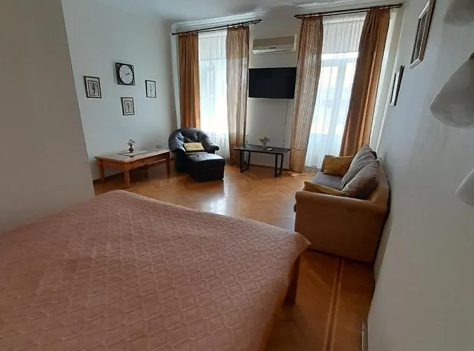 On Hretska 26/28 Апартаменты