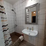 Апартаменти On Hretska 26/28
